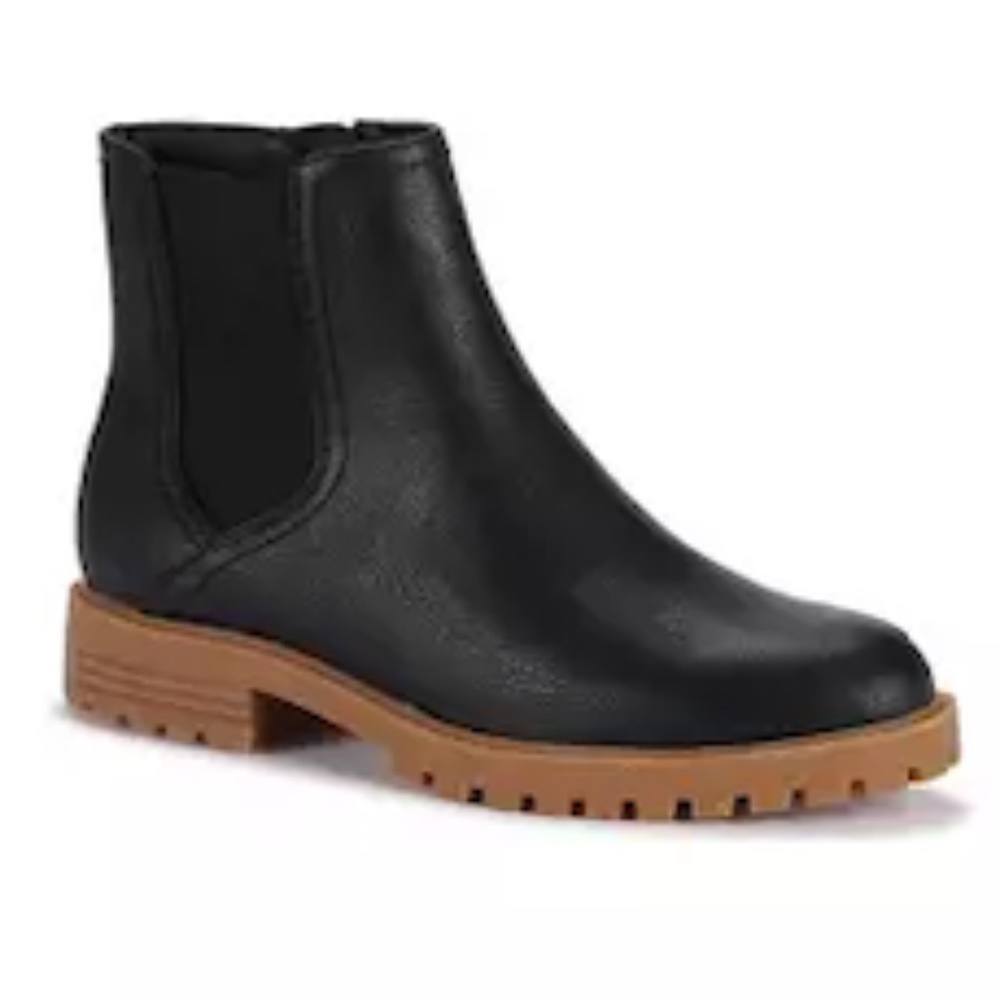 NWOT Wonderly Hannah Women's Black Faux Leather Side Zip Ankle Boots, size 8.5